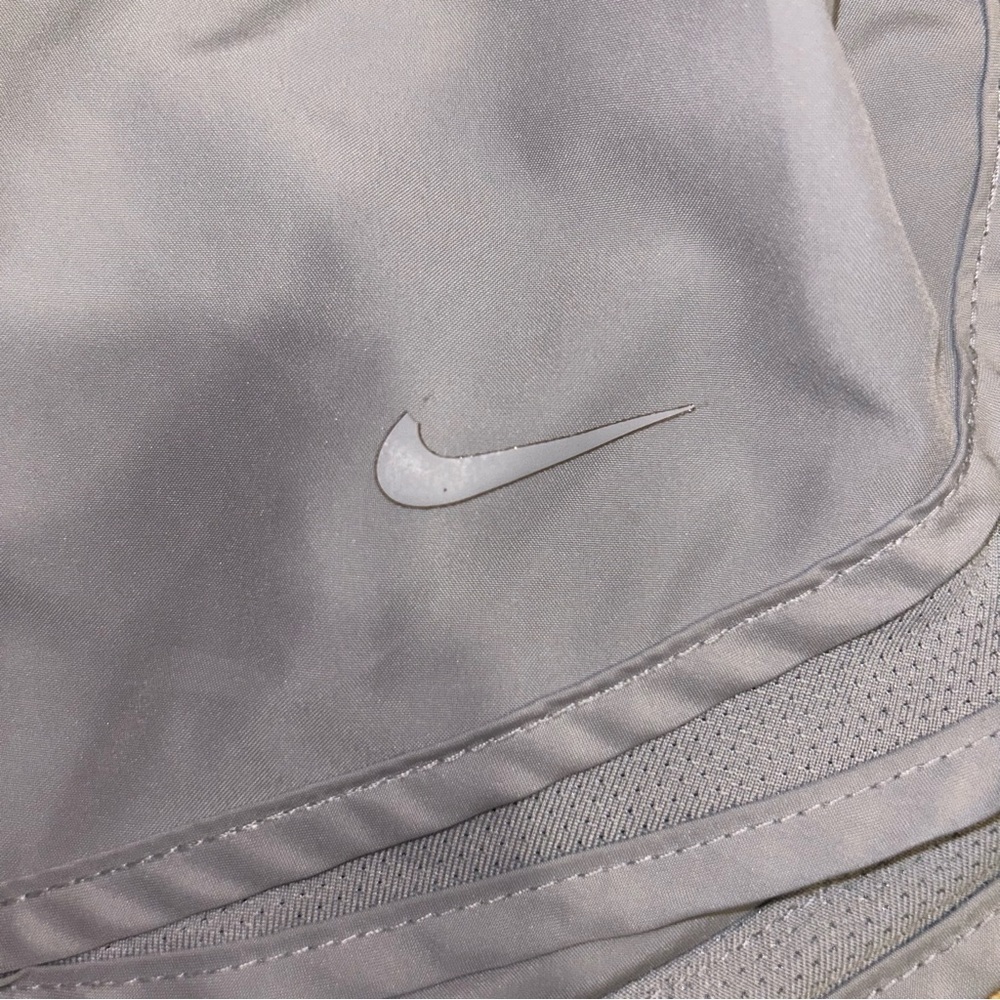 Nike Tempo Shorts - Picture 3 of 4